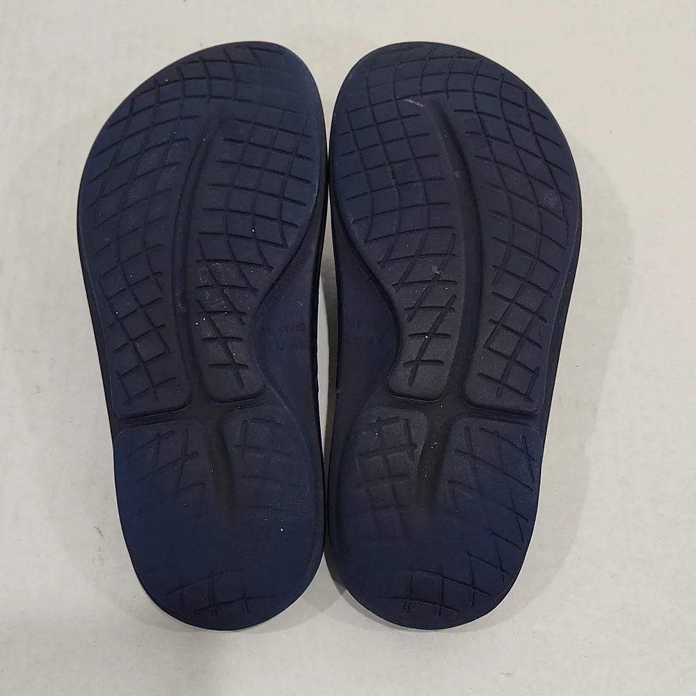 OOFOS Ooriginal Thong Flip Flop Navy Comfort Sandals Men Size 8 / Women Size 10